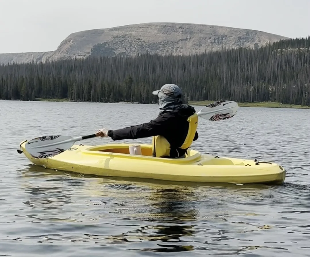 Single-person kayak